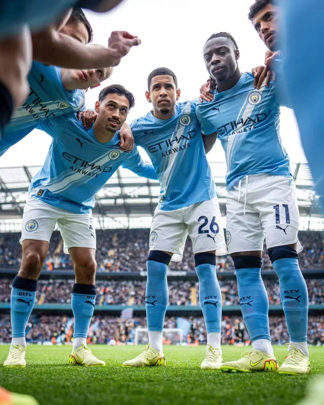 辽宁男篮王哲林关键得分带队胜（王哲林关键时刻砍分，率辽宁男篮赢球）