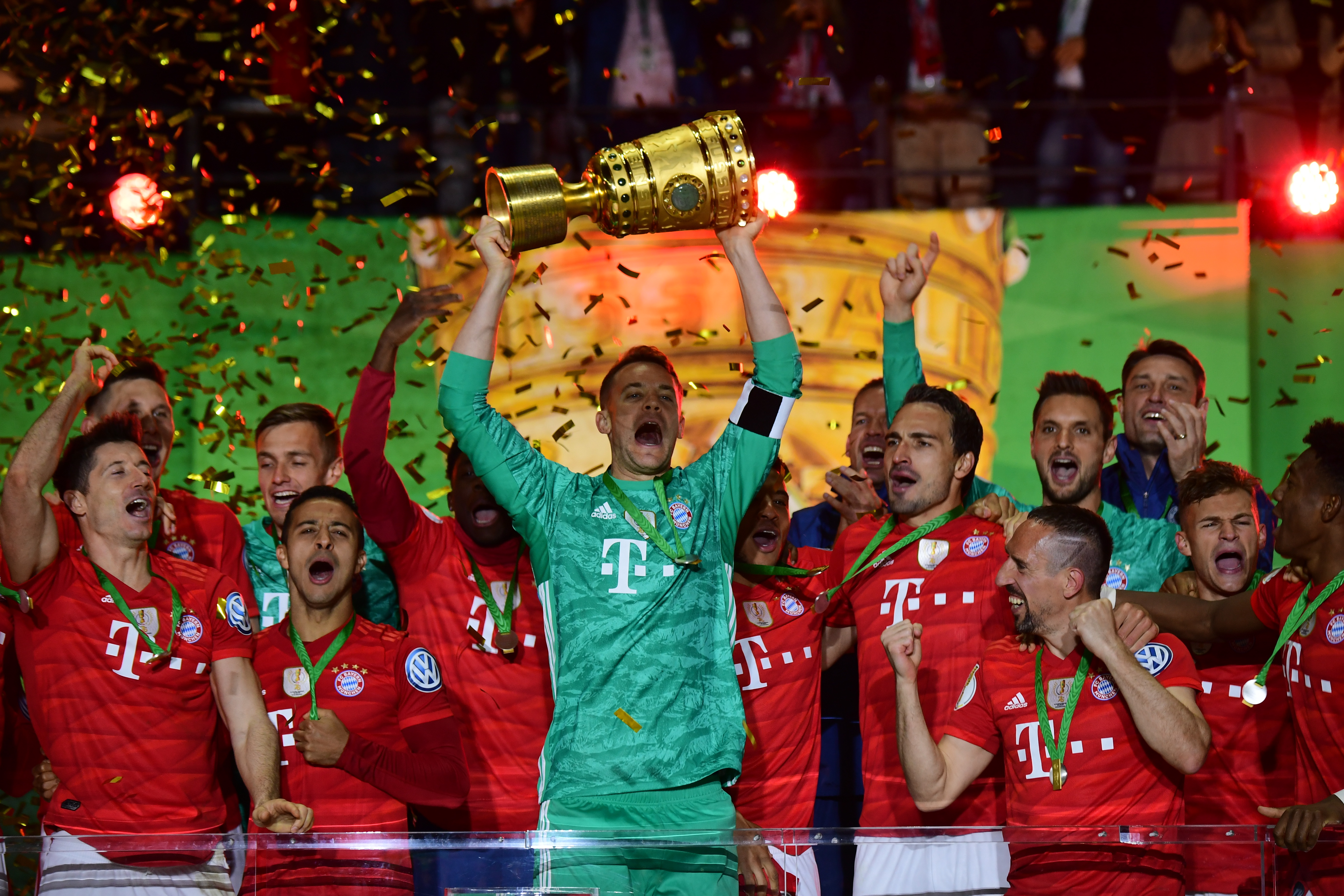 曼联官方：队内22名球员有望参加世界杯，其中3人需战附加赛（曼联官宣：队内22人有望出战世界杯，其中3人需通过附加赛争夺资格）