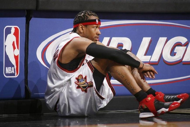 湖人詹姆斯关键封盖锁定胜局（詹姆斯关键大帽助湖人锁定胜利）