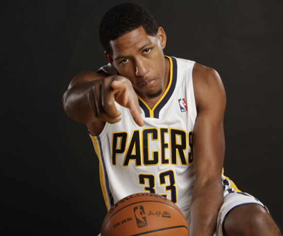 曼联拜仁争夺巴莱巴，球员倾向加盟红魔（曼联与拜仁竞逐巴莱巴，球员更心属红魔）