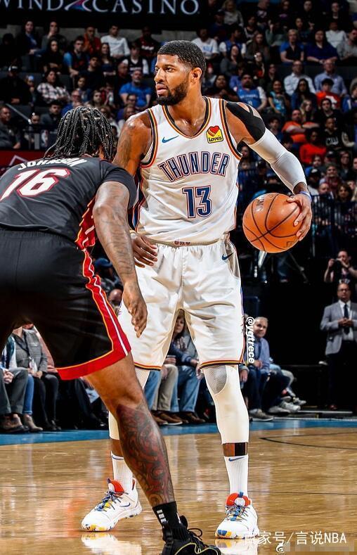 雷霆板凳深度显著，连续六场得分超50分（雷霆替补火力凶猛，已连6战砍下50+分）