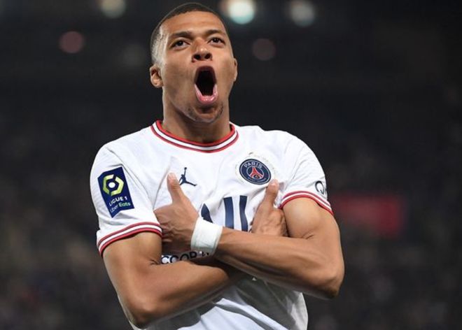 恩里克：大巴黎展现出高水准，首次看到门将连续4次扑点（恩里克：巴黎展现顶级水准，首次见门将连扑4个点球）