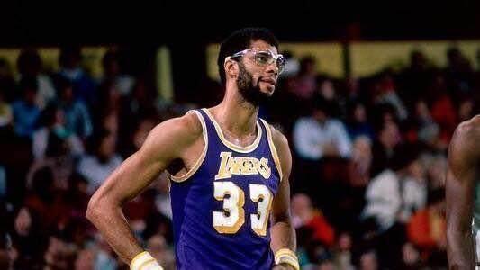 记者：上届非洲杯摘亚，尼日利亚国家队成员获得住房奖励（记者称尼日利亚队上届非洲杯摘亚，队员获赠住房）