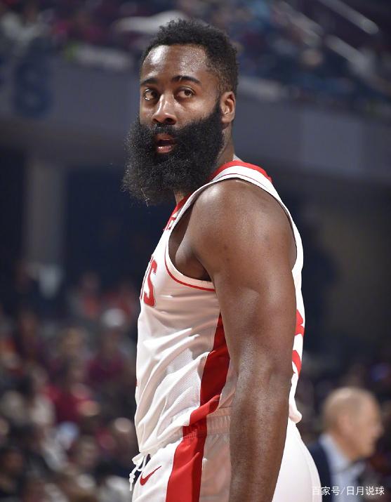 里德：自信心对年轻人成长极其重要 做正确决策为球队贡献力量（里德：自信是年轻人成长关键 正确决策助力球队）