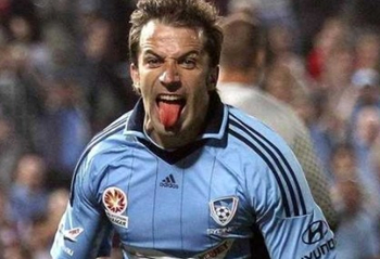 记者：青岛对同曦赛前势均力敌 但韦瑟斯庞爆砍56分让比赛一边倒（记者：青岛与同曦原本旗鼓相当，韦瑟斯庞狂砍56分令比赛一边倒）