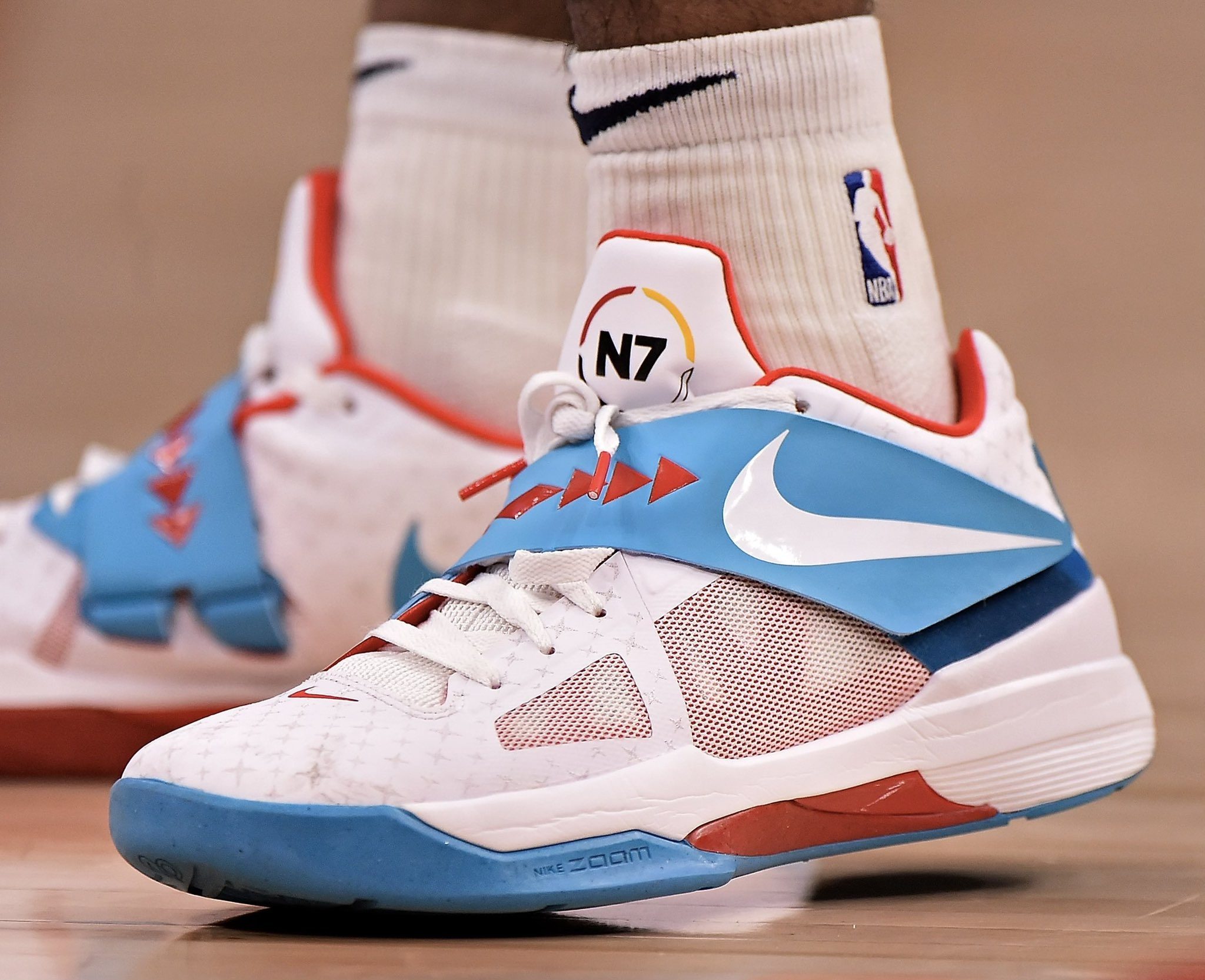 英冠前瞻：莱斯特城防守糟糕，沃特福德近期状态正佳（英冠前瞻：莱斯特城后防隐患重重，沃特福德势头强劲）