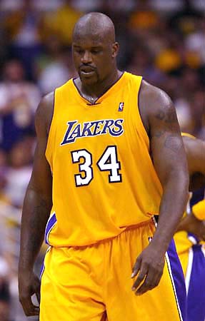 篮球NBA球队计划招募自由球员补强内线（NBA球队拟引进自由球员强化内线实力）