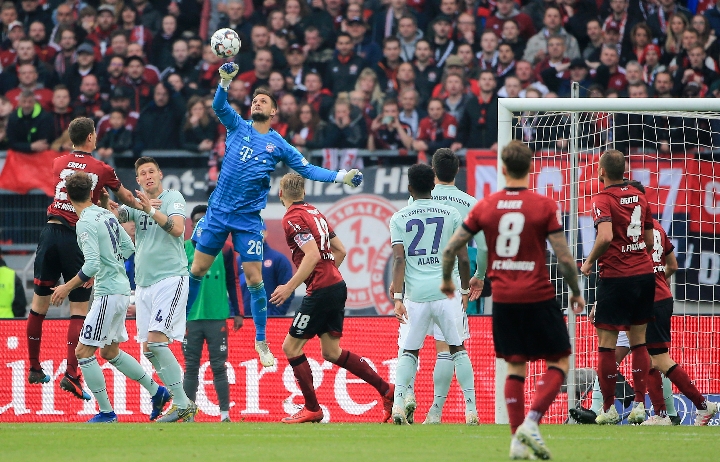 交流融洽！开拓者晒杨瀚森与昔日状元奥登合照（氛围融洽！开拓者晒出杨瀚森与前状元奥登合影）