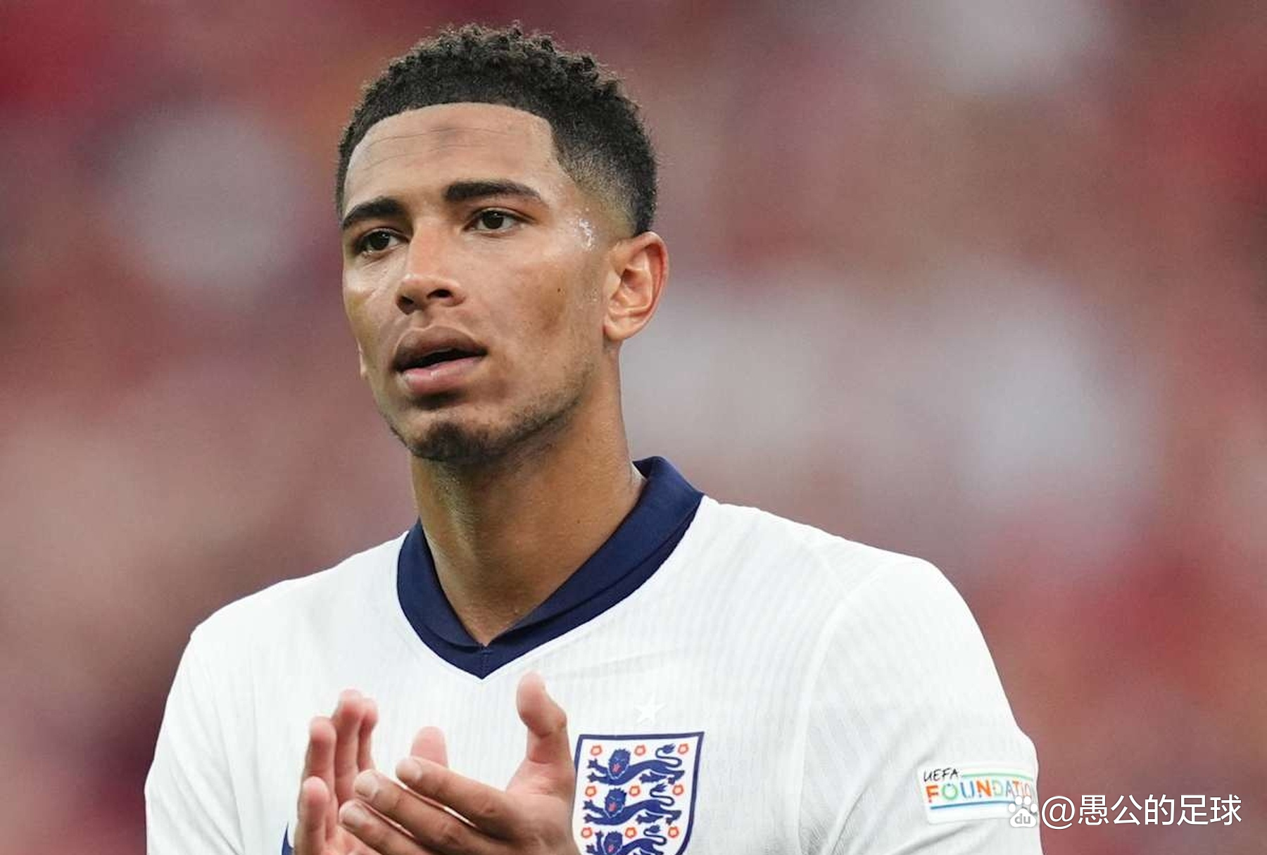 弗兰克：索兰克肯定能赶上拜仁那场比赛，对阵巴黎前将确定队长（弗兰克：索兰克确认能出战拜仁，战巴黎前敲定队长人选）