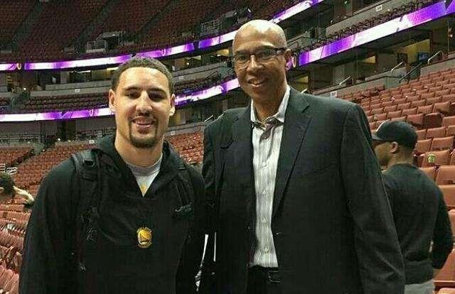 唐斯中路突破，展现惊人爆发力（唐斯中路强突，爆发力惊艳全场）