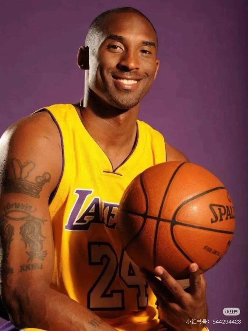 是好球！巴尔文背打杨文学突破上篮强打2+1 四川挑战挥肘失败（判定好球！巴尔文背打杨文学突破上篮打成2+1，四川队挑战挥肘未果）