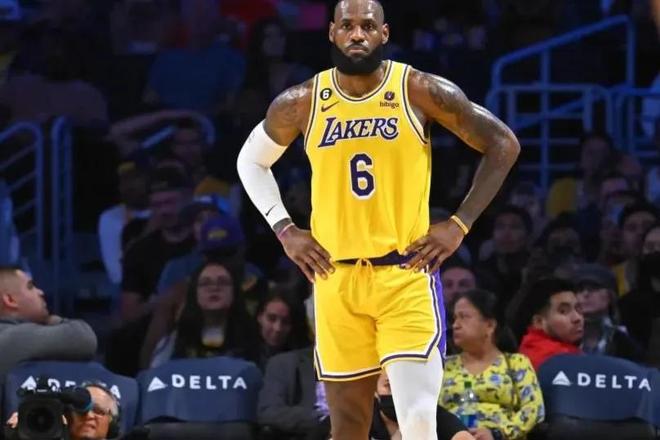 炸裂！14岁中国游泳天才自由泳上演逆袭夺冠，后程发力太恐怖了（14岁中国自由泳新星绝地反超夺冠，末段爆发震撼全场）