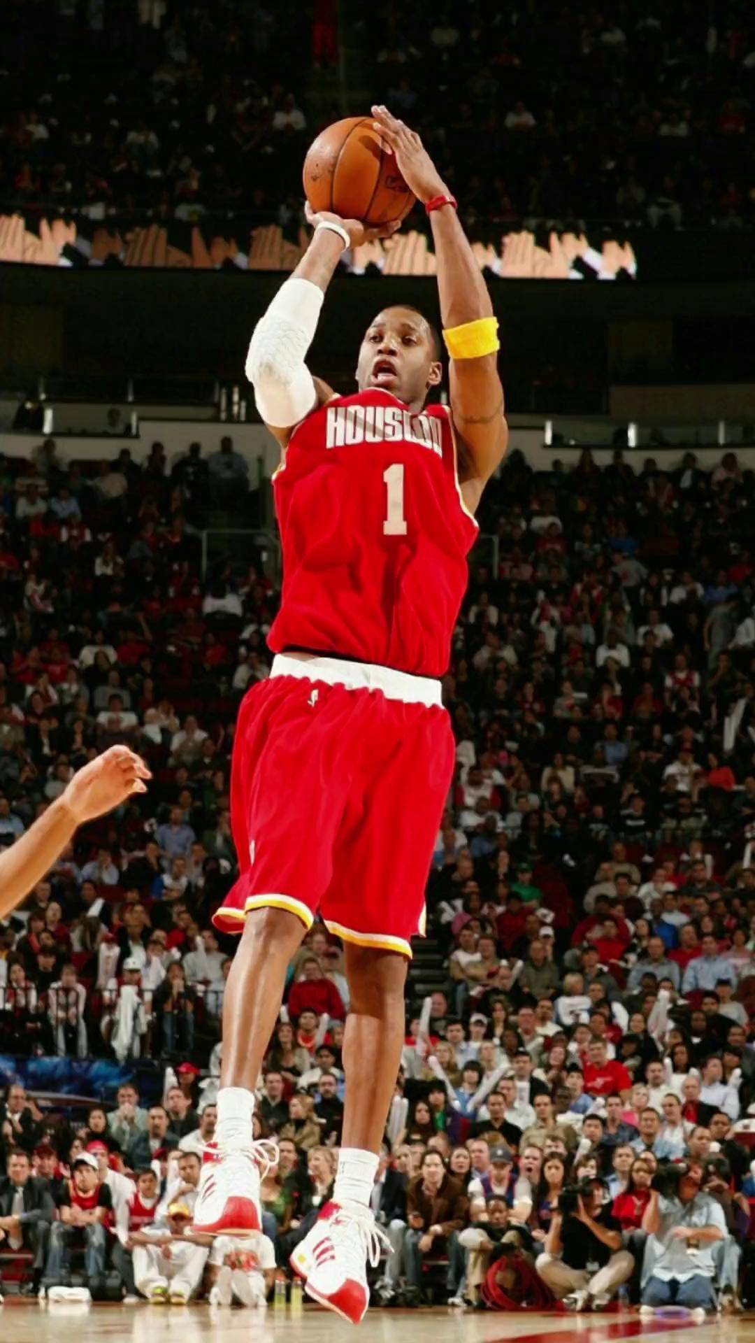 达成尤文生涯200场里程碑，洛卡特利获赠纪念球衣（洛卡特利迎来尤文生涯第200场里程碑，获赠纪念球衣）