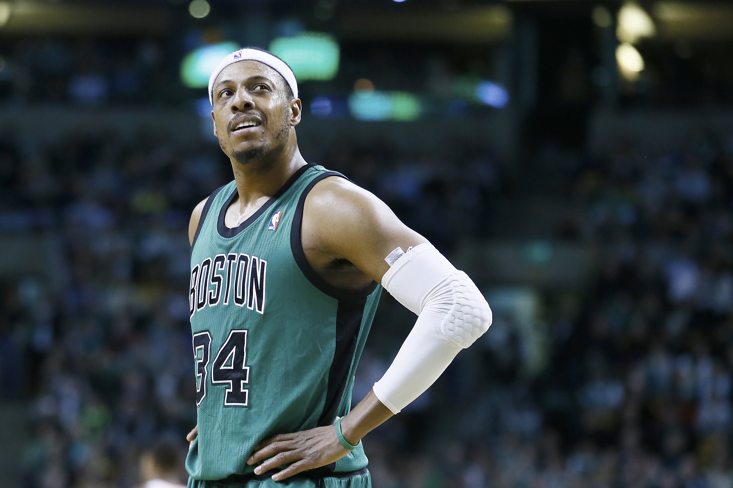 比赛尾声扑点，迈尼昂：我很自信，我的队友们也信任我（末段扑点，迈尼昂：我很自信，队友也相信我）