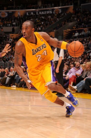 记者：阿根廷全队周四启程前往安哥拉，梅西届时将首发出战（记者：阿根廷队周四启程赴安哥拉，梅西预计首发亮相）