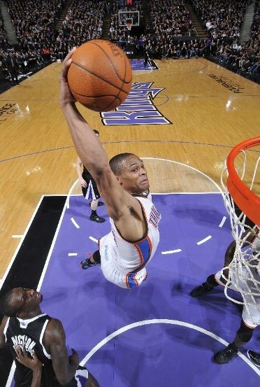 王钰栋首个主力赛季表现：共12球5助攻，荣膺中超本土金靴（12球5助攻！王钰栋主力首季加冕中超本土金靴）