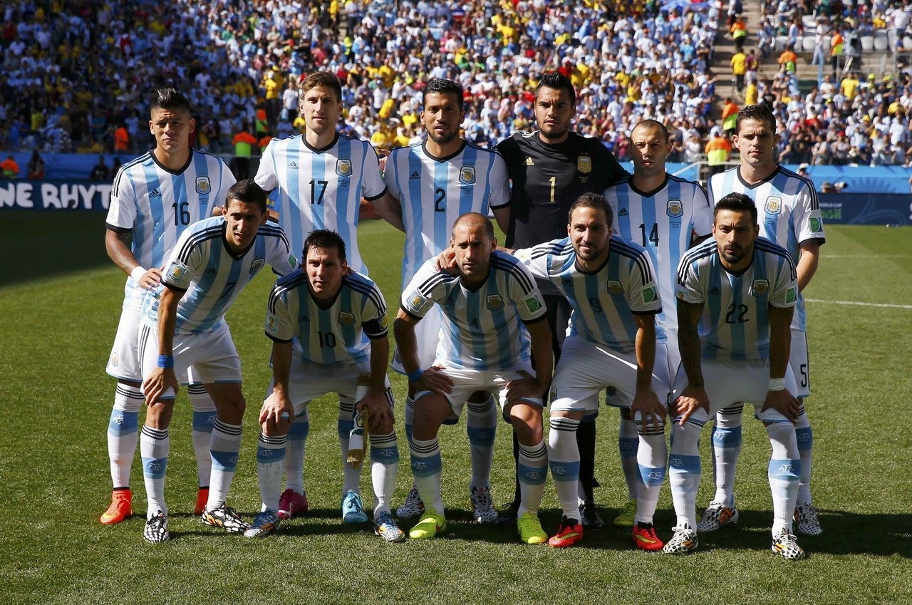 进攻哑火！天津首节合计18中4只得11分（手感冰凉！天津首节18投仅4中拿下11分）