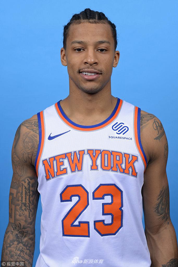 美记：福克斯说他不看国王的比赛，唯一还联系的是基根·穆雷（美媒：福克斯称不再观看国王比赛，仅与基根·穆雷保持联系）