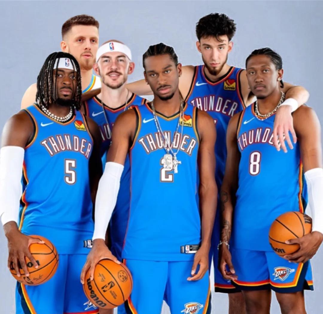 罗马诺：我可以保证，曼联将在明年签下一到两名重量级中场（罗马诺：确定无疑，曼联明年将引进一至两名顶级中场）