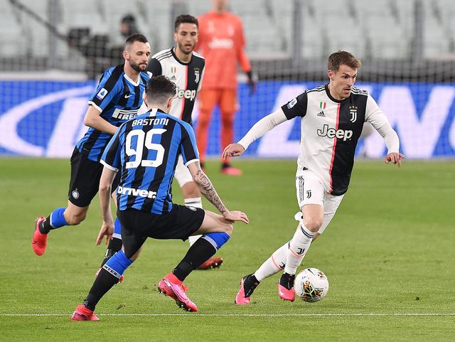 记者：曼奇尼执教萨德年薪1100万欧，成为世界薪酬第9高教练（媒体称曼奇尼执教萨德，年薪1100万欧位列全球教练薪酬第九）