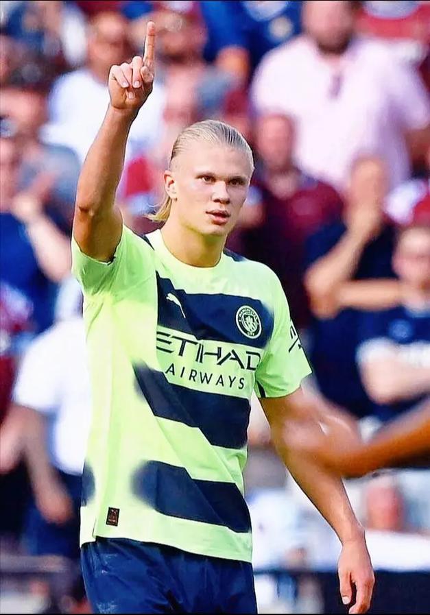 2025中超官方最佳球员候选：瓦科、莱昂纳多领衔，王钰栋在列（2025中超年度最佳球员官方候选名单：莱昂纳多、瓦科领衔，王钰栋入选）