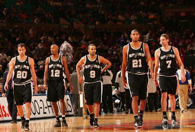 克罗斯谈皇马现状：不要总谈过去，我不需要别人说我想你（克罗斯谈皇马近况：别再谈过去，我不想听别人说＂想你）