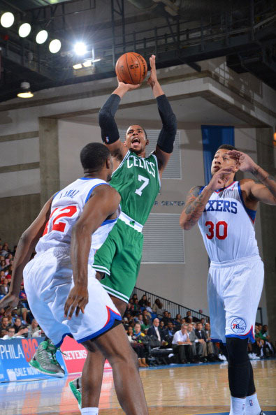 雄鹿队对维金斯的强烈兴趣（维金斯获雄鹿青睐）